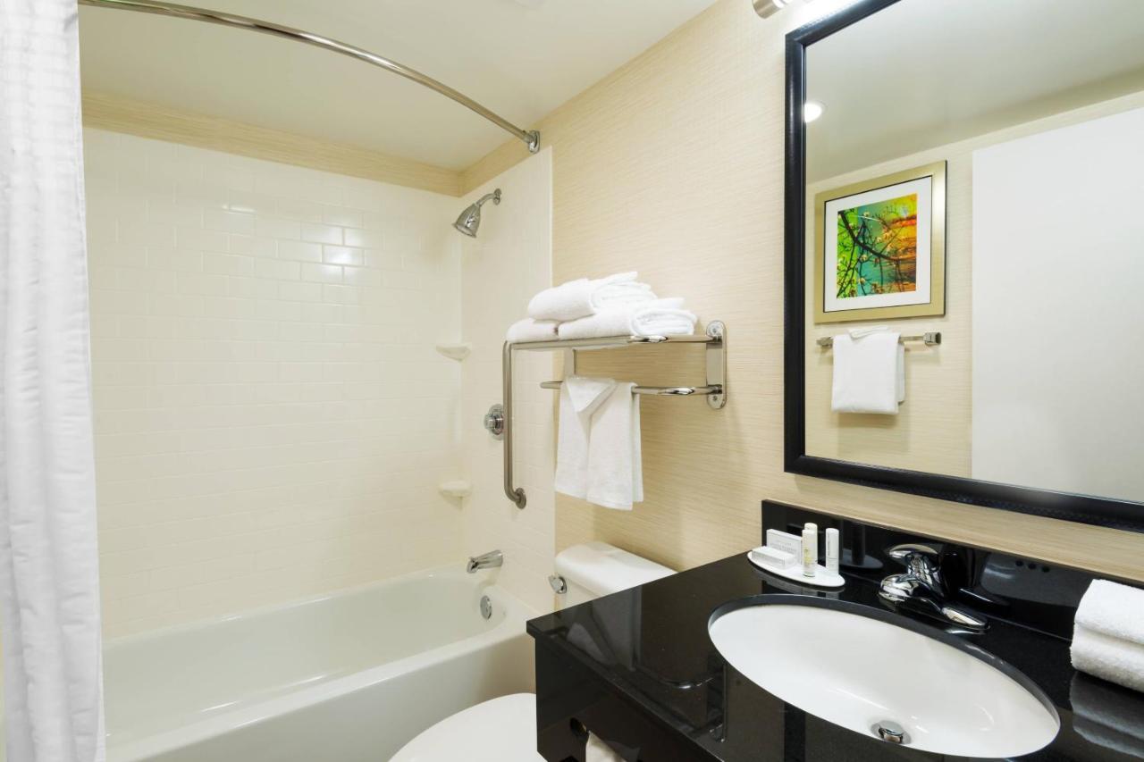 Fairfield Inn & Suites Louisville Downtown Экстерьер фото