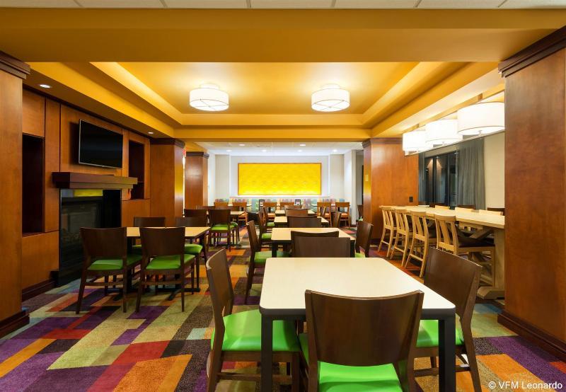 Fairfield Inn & Suites Louisville Downtown Экстерьер фото